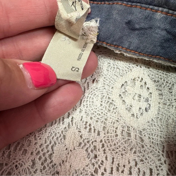 gimmicks by BKE boho western top sz small lace hem southwestern tapestry - Picture 9 of 12